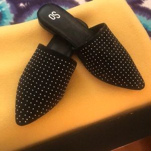 So brand flat mules